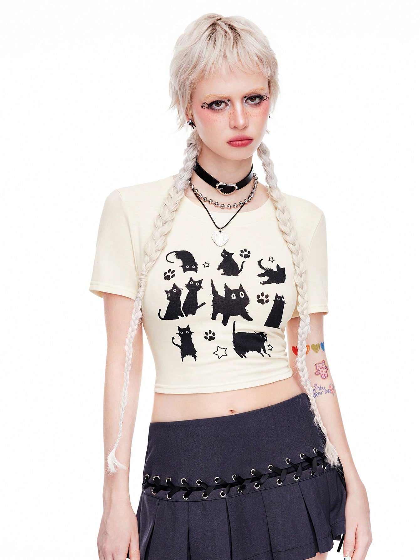 ROMWE Kawaii Camiseta recortada bonita con estampado de gato negro espeluznante para mujer