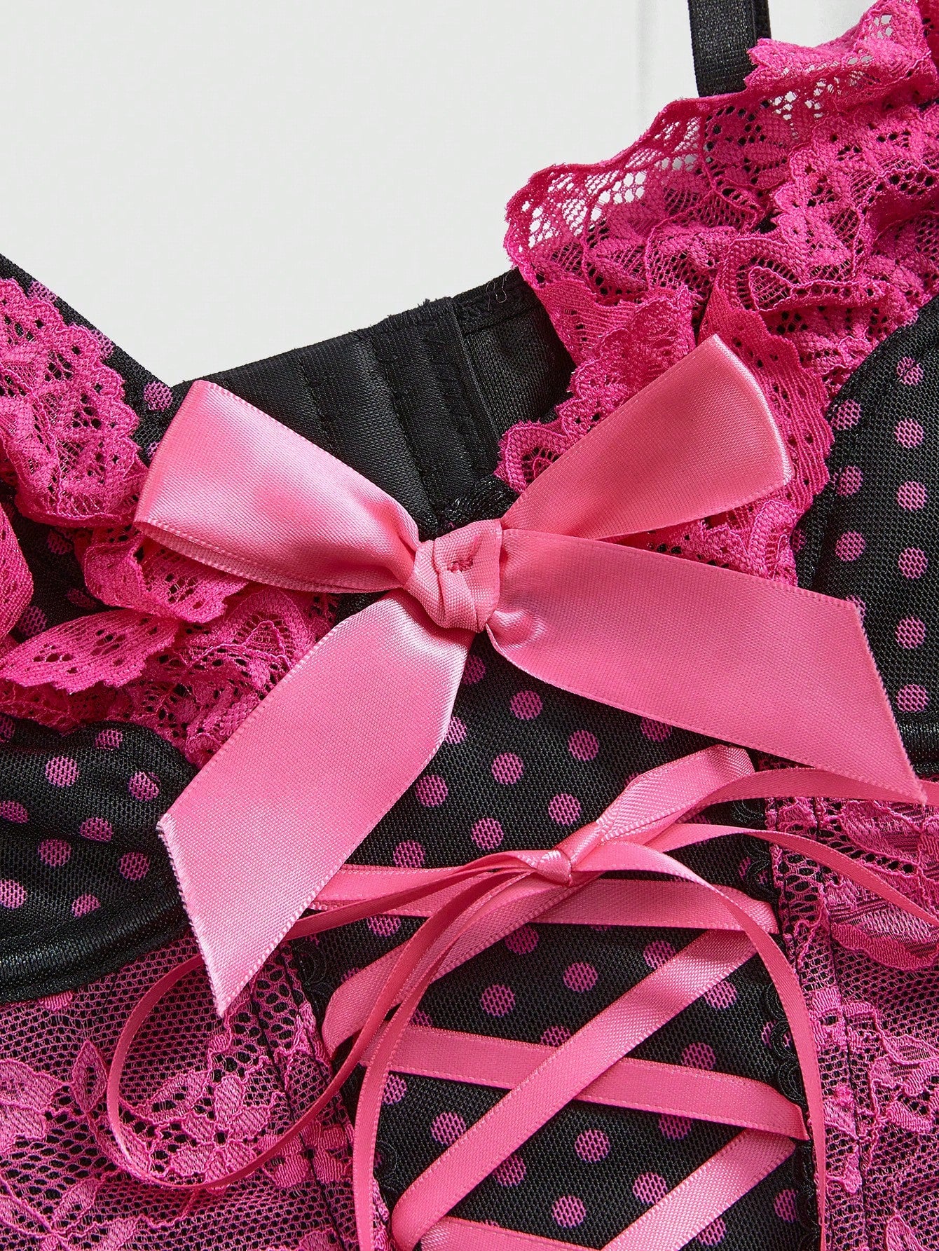 ROMWE Kawaii Camiseta sexy de encaje de varios niveles con parches florales de encaje romántico para el Día de San Valentín