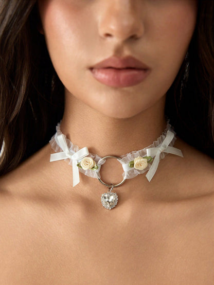 ROMWE Kawaii Collar con colgante de cristal en forma de corazón, con encaje y volante tipo choker, estilo Lolita Kawaii de Japón, para mujeres