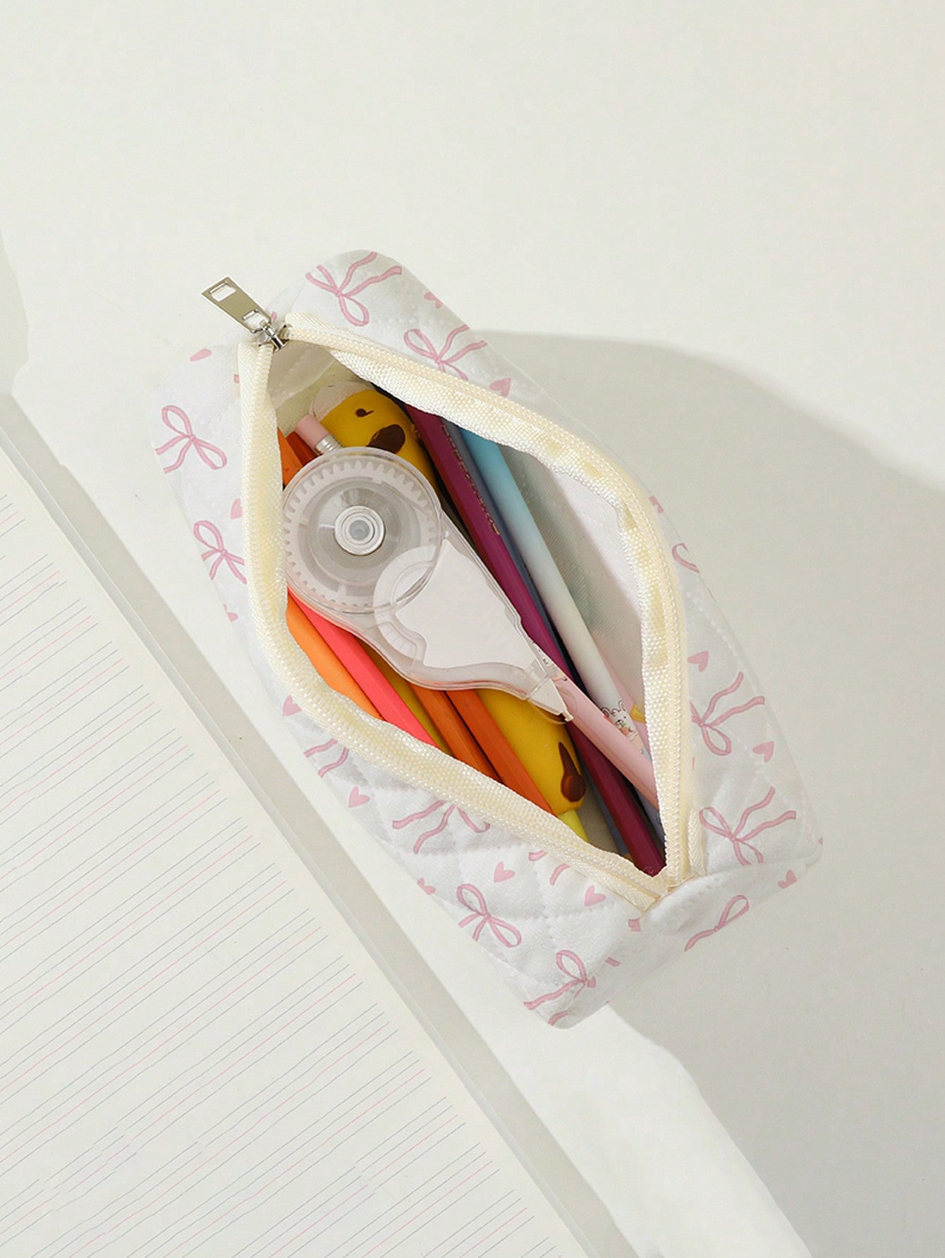 ROMWE Kawaii Estuche para lápices con diseño de moño y estampado de corazón, bolsa de cosméticos con diseño de rombo, estuche con cremallera, monedero, caja de papelería, adecuado para bolígrafos y útiles escolares
