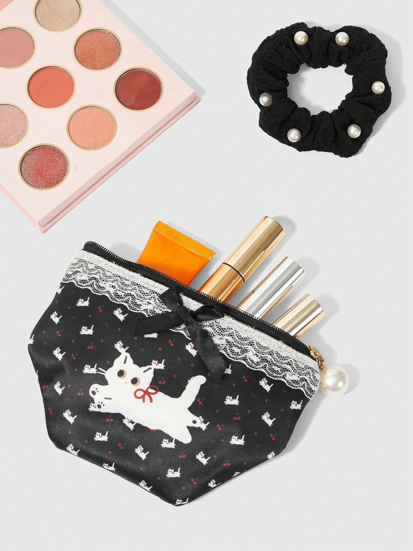 ROMWE Kawaii Set de 2 monederos compactos con diseño de gato y lazo con encaje, bolsa de maquillaje con coletero de perlas
