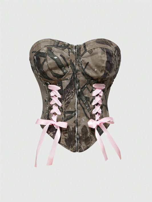 ROMWE Kawaii Top de tirantes acortado de mezclilla desgastada con estampado de camuflaje sexy para mujer, estilo streetwear Y2K