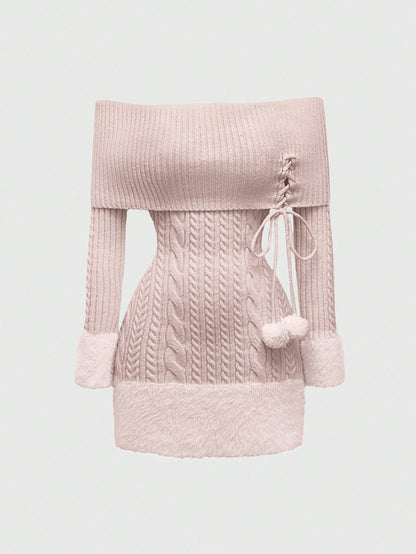 ROMWE Kawaii Vestido de suéter de mujer estilo Himekaji con parches de piel sintética, pompones y decoración colgante, con hombros descubiertos para el Día de San Valentín
