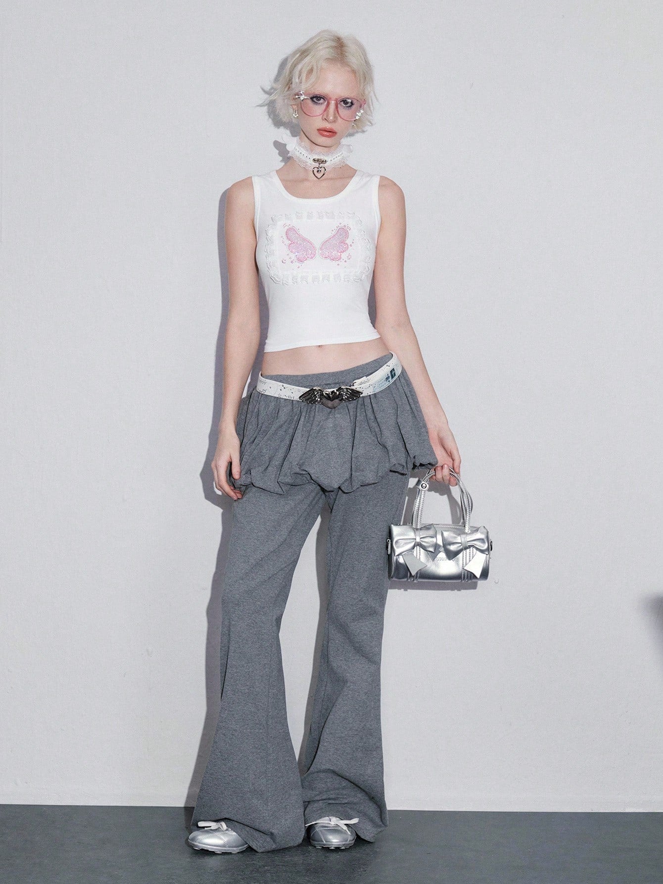 ROMWE Kawaii Top de tirantes para mujer con parches de encaje y alas de ángel, estilo kawaii y peculiar