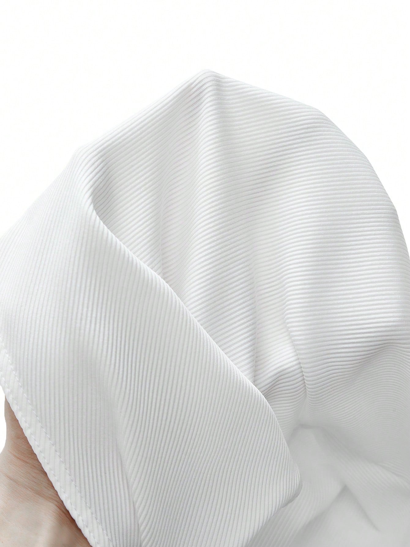 SHEIN BASICS Body de una sola tonalidad de punto con cuello redondo y manga larga para mujeres, de corte delgado y casual