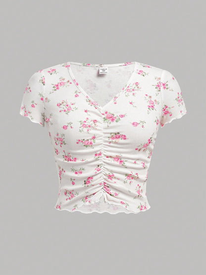 SHEIN Camiseta ajustada de manga corta con escote en V, fruncido delantero, de punto acanalado blanco con estampado floral diminuto para adolescente