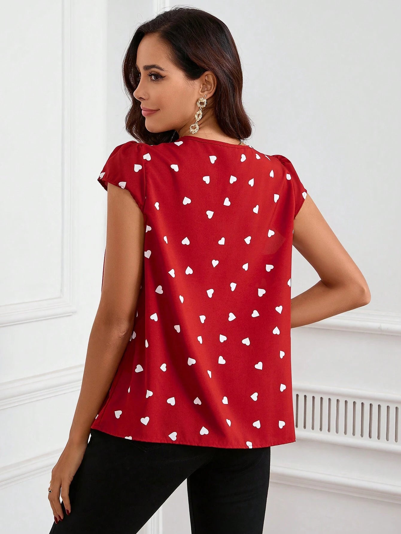 SHEIN Clasi Camisa de diseño plegable para mujer con decoración de impresión de corazones simples