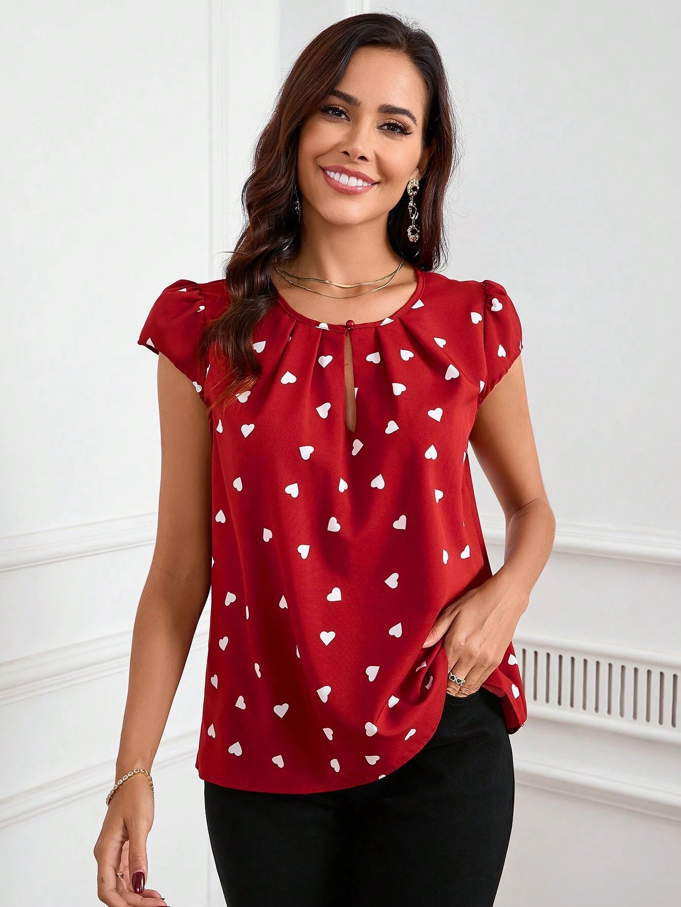 SHEIN Clasi Camisa de diseño plegable para mujer con decoración de impresión de corazones simples