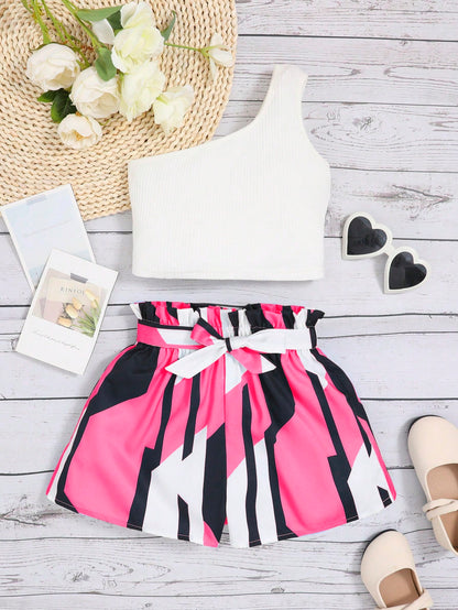 SHEIN Conjunto Informal Para Vacaciones De Una Sola Hombrera Tejido Para Niñasadolescentes Que Incluye Top Y Pantalón Corto Con Estampado Geométrico