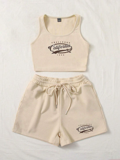 SHEIN EZwear 2 piezas/set Camiseta ajustada de cuello redondo con gráfico "CALIFORNIA" y shorts ajustados con cordón en la cintura para mujer, de verano