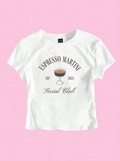 SHEIN EZwear Camiseta corta de manga corta para cóctel 'Espresso Martini' para mujeres, que muestra el medi torso