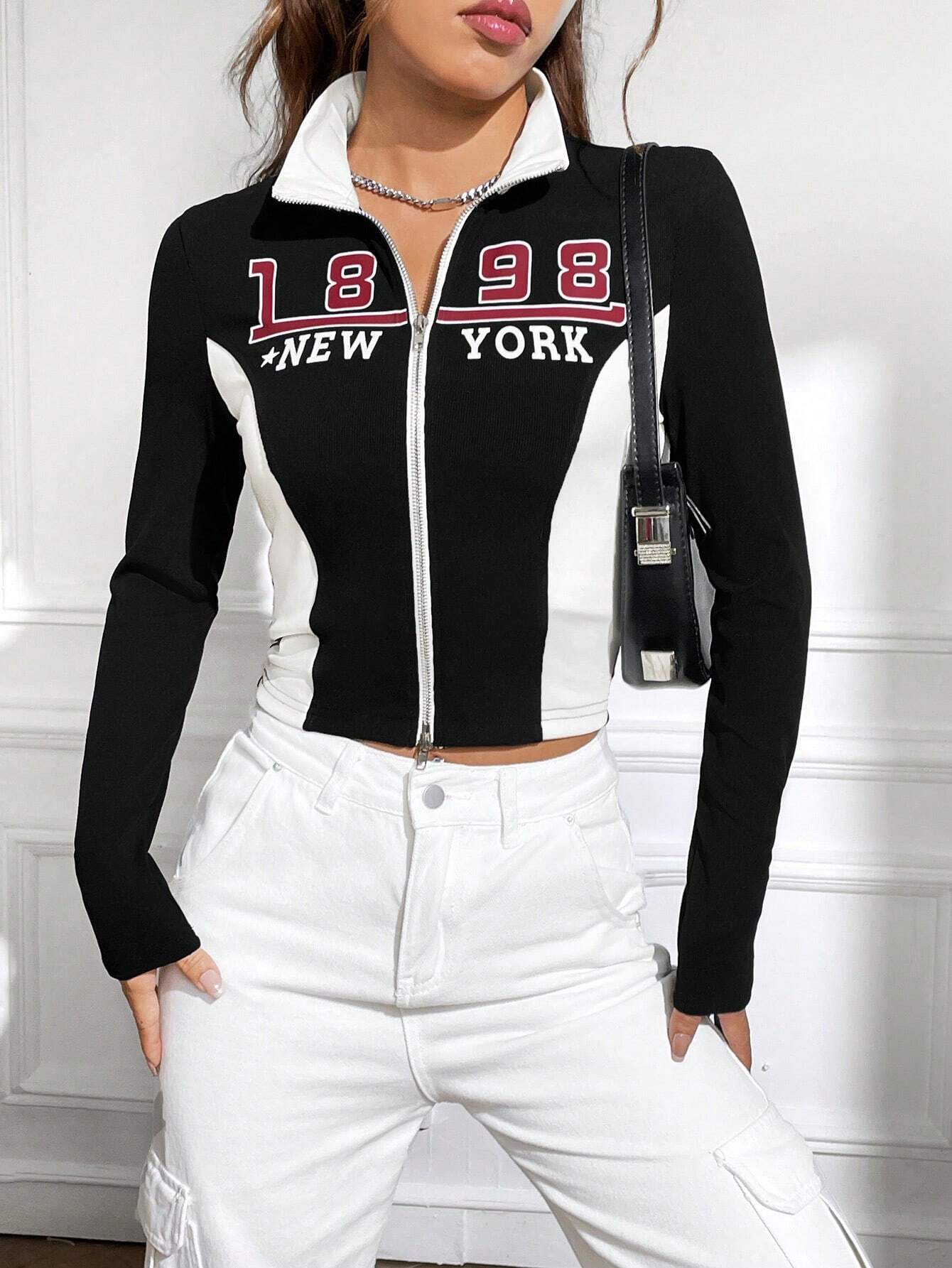 SHEIN EZwear Camiseta crop con estampado de letra de dos tonos con cremallera