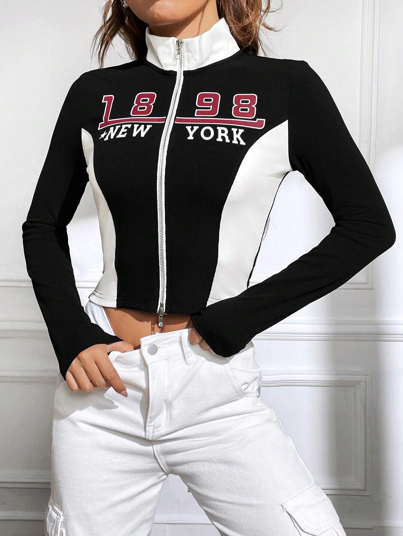 SHEIN EZwear Camiseta crop con estampado de letra de dos tonos con cremallera