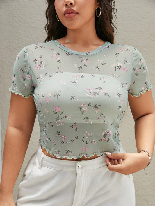 SHEIN EZwear Camiseta de manga corta de malla transparente con estampado floral morado Ditsy, dobladillo con borde ondulado y corte ajustado para mujeres de talla grande para las vacaciones de verano