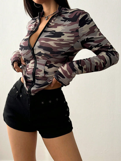 SHEIN EZwear Chaqueta ajustada con cremallera frontal y mangas largas con camuflaje para mujeres