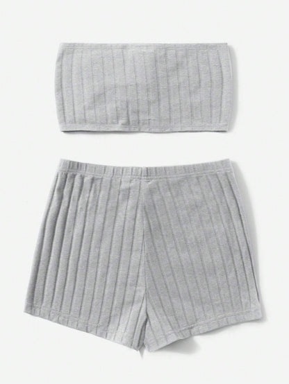 SHEIN EZwear Conjunto De Color Liso De Top Bandeau De Punto Con Lazo Frontal Y Pantalones Cortos Para Mujer