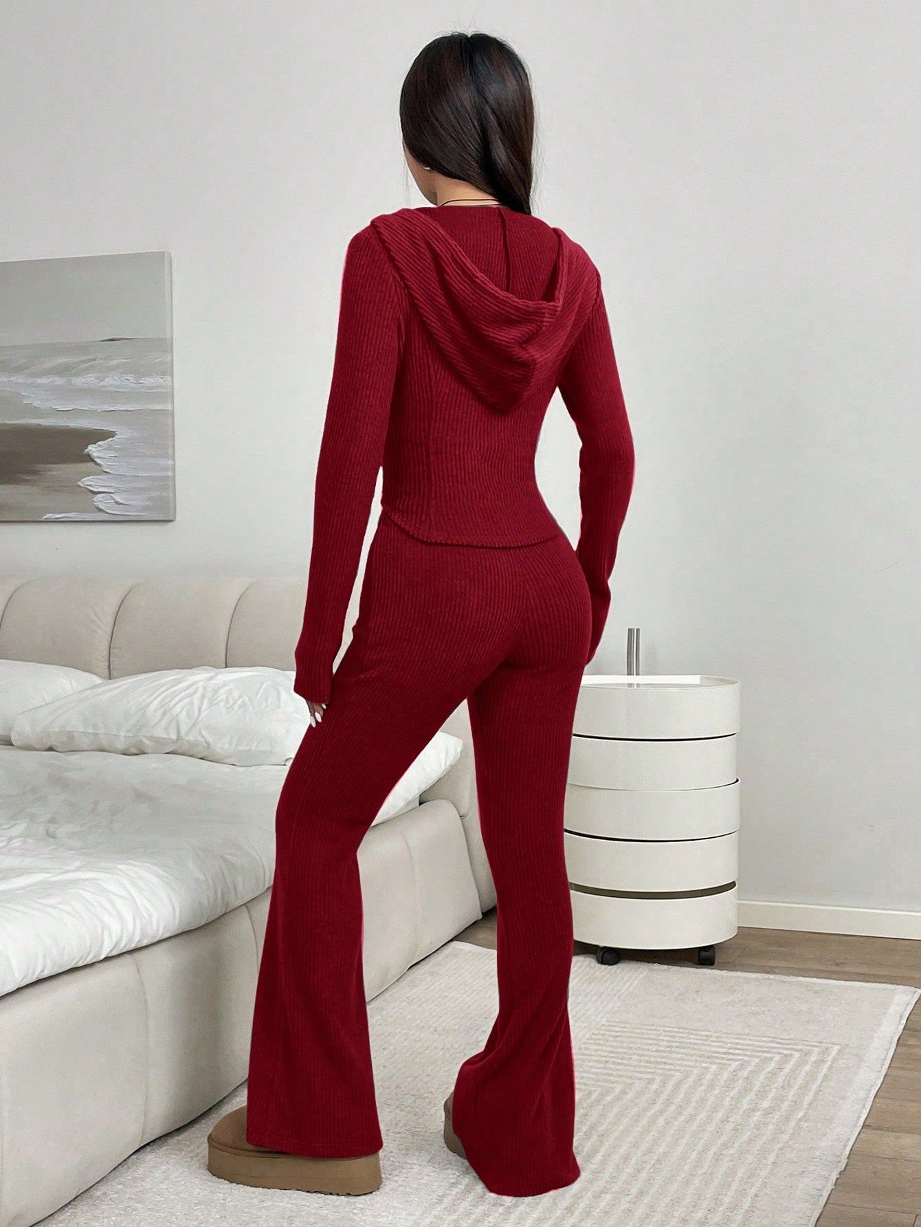 SHEIN EZwear Conjunto de 2 piezas con top de sudadera con capucha de punto roja y pantalones ceñidos con campana para mujer