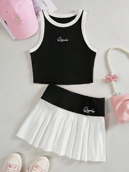 SHEIN EZwear Conjunto de chaleco tejido con ribete de contraste bordado con letras y mini falda plisada para mujeres