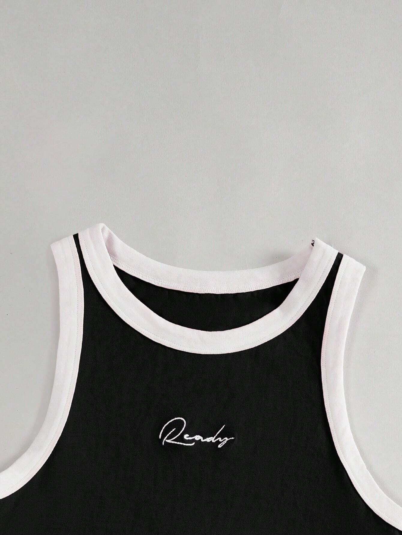 SHEIN EZwear Conjunto de chaleco tejido con ribete de contraste bordado con letras y mini falda plisada para mujeres