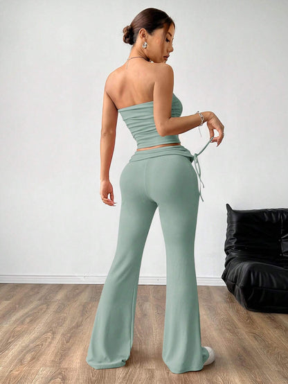 SHEIN EZwear Conjunto de top sencillo sin tirantes para mujer y pantalones largos ajustados plisados con cordón lateral