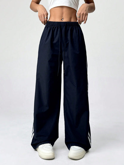 SHEIN EZwear Pantalones cargo holgados de pierna ancha con cordón en la cintura y rayas laterales para mujer