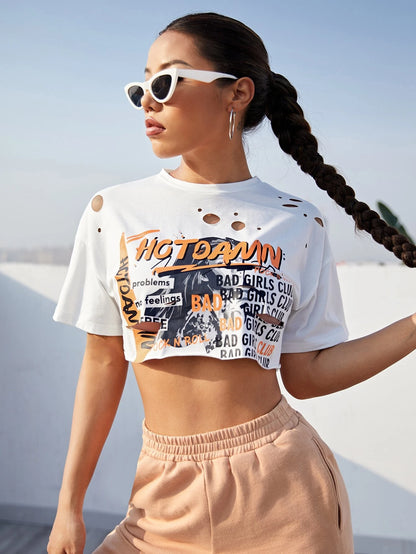 SHEIN EZwear Top corto super con detalle rasgado y gráfico de eslogan HOTOAMN POCKNROLL BAD GIRLS CLUB