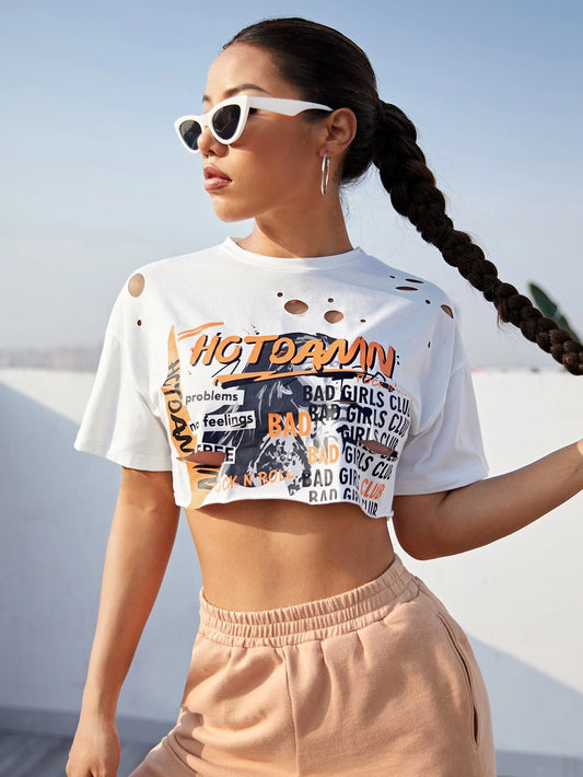 SHEIN EZwear Top corto super con detalle rasgado y gráfico de eslogan HOTOAMN POCKNROLL BAD GIRLS CLUB