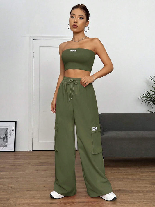 SHEIN EZwear con parche de letra Top bandeau & Pantalones cargo - Conjunto