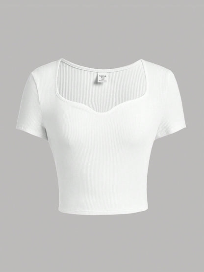 SHEIN El Color Sólido Hecho Punto De Las Muchachas Adolescentes Ahueca Hacia Fuera La Camiseta Rayada Con El Cuello Del Amor, Estilo Casual