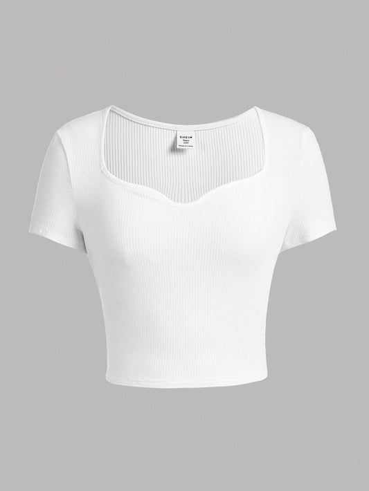 SHEIN El Color Sólido Hecho Punto De Las Muchachas Adolescentes Ahueca Hacia Fuera La Camiseta Rayada Con El Cuello Del Amor, Estilo Casual