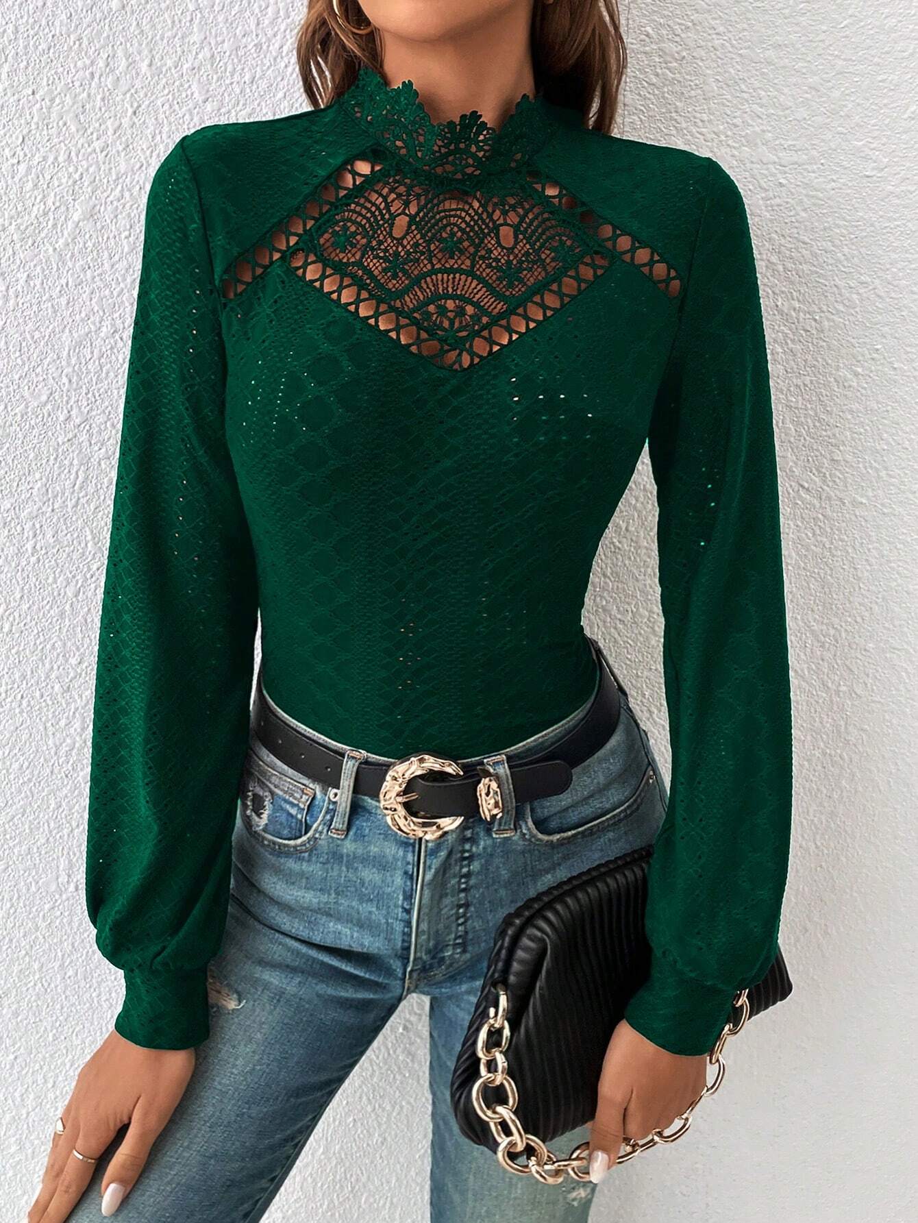 SHEIN Frenchy Camiseta con encaje de cuello alto