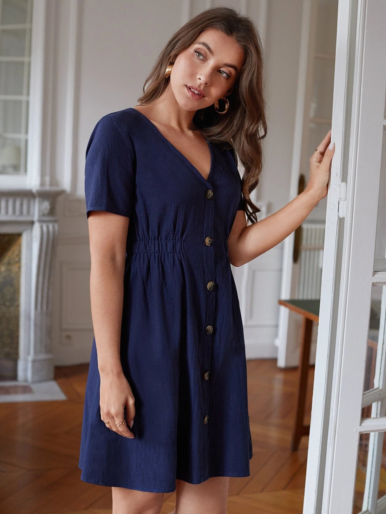 SHEIN Frenchy Vestido unicolor con botón delantero