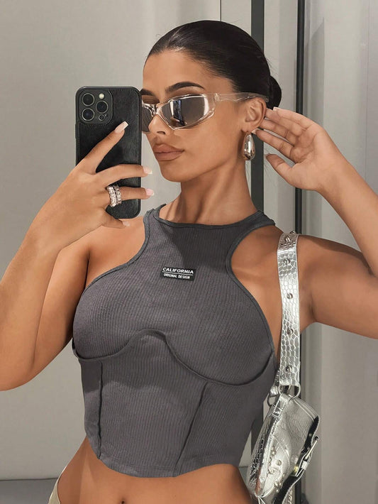 SHEIN ICON Top tank con diseño de parche de letra bajo curvo