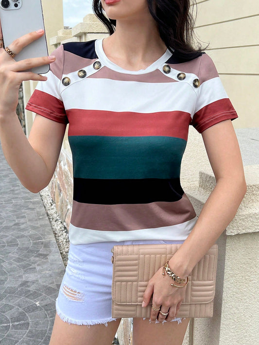 SHEIN LUNE Camiseta de mujer LUNE con cuello redondo pequeño y mangas cortas, camiseta poco convencional con diseño de botones en el lateral del cuello, camiseta de punto casual larga con estampado de rayas de otoño
