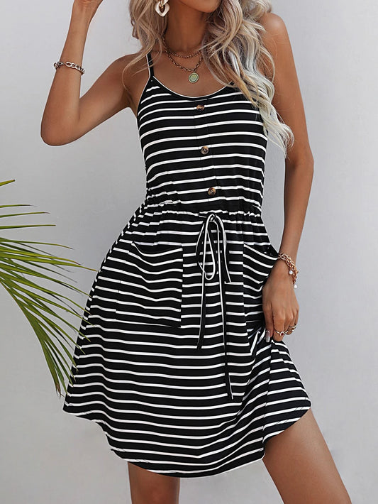 SHEIN LUNE Vestido de tirantes con estampado de rayas con nudo delantero con doble bolsillo