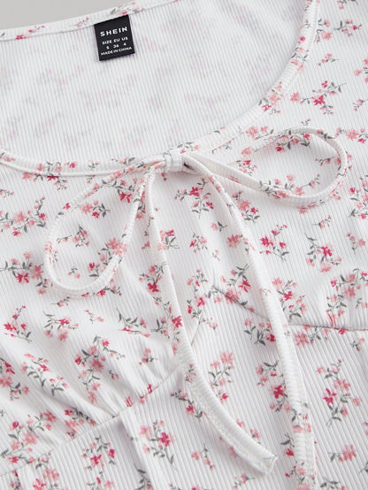 SHEIN MOD Camiseta De Manga Corta Para Mujer Con Nudo Frontal Y Cuello Redondo Con Estampado Floral Para El Verano
