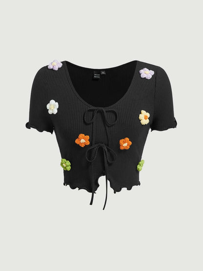 SHEIN MOD Camiseta con patrón floral ribete en forma de lechuga con lazo delantero