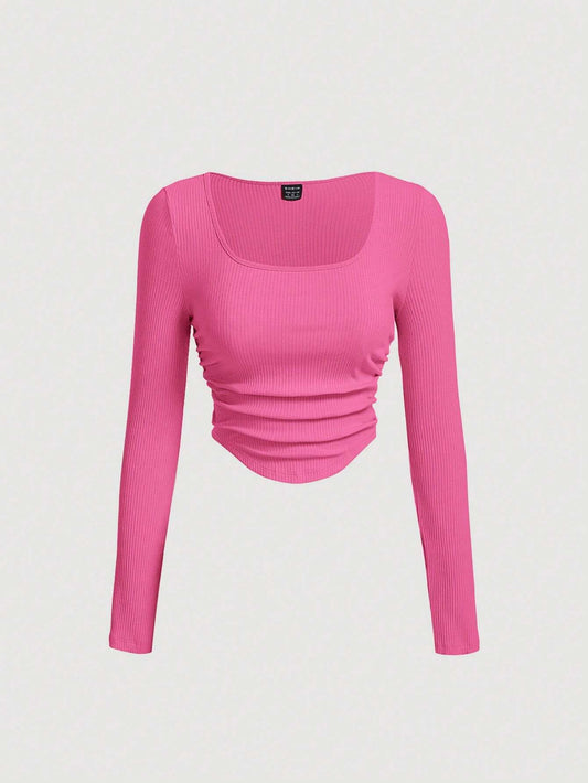 SHEIN MOD Camiseta de cuello scoop fruncido bajo curvo