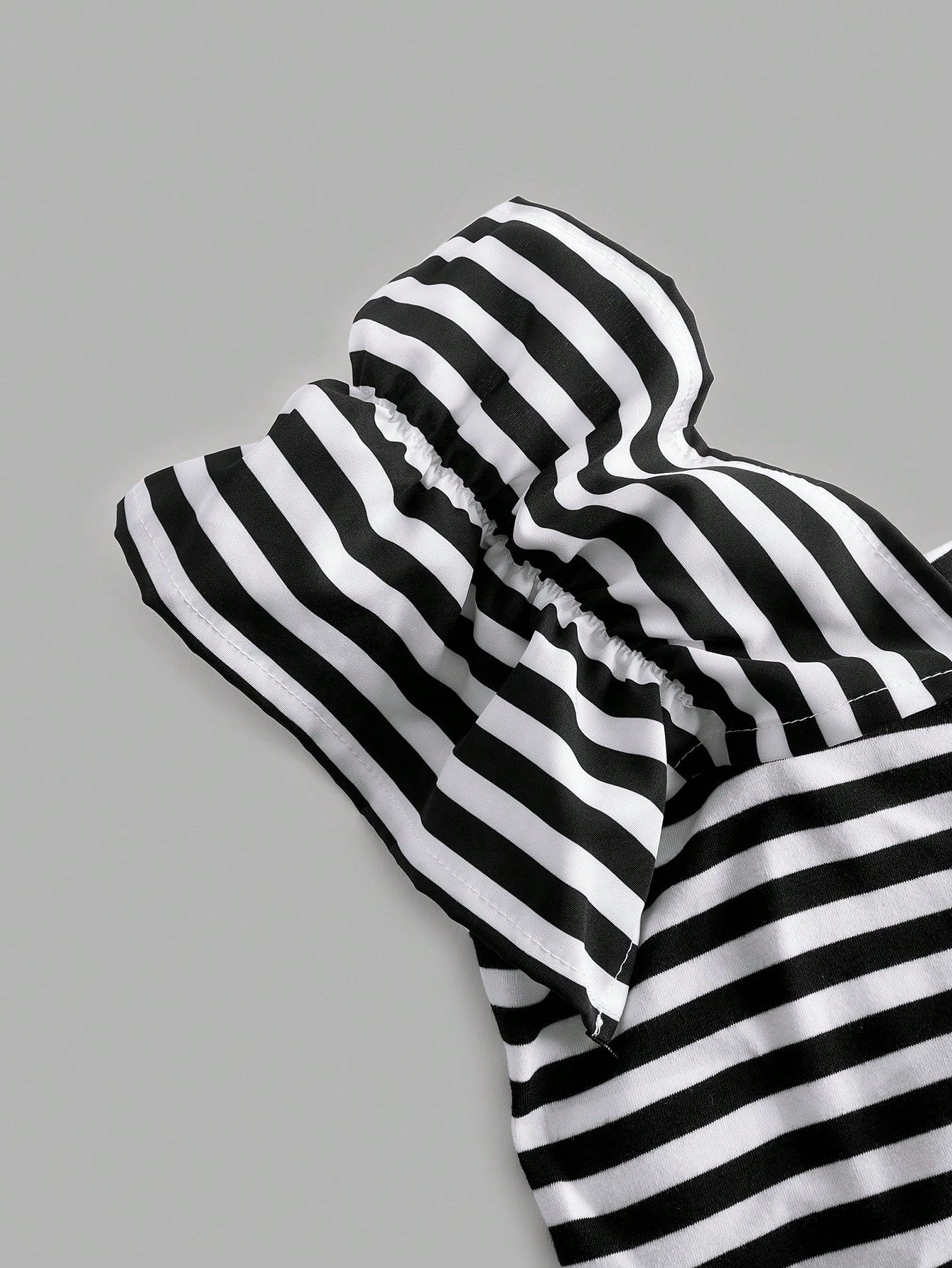 SHEIN MOD Top crop con estampado de rayas ribete con fruncido