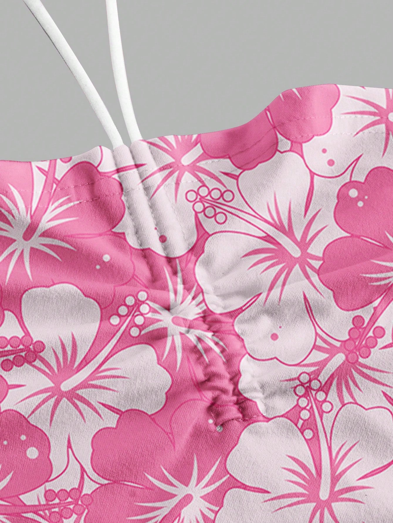 SHEIN MOD Top sin mangas con fruncido en el busto y estampado floral de corte halter, apropiado para el verano