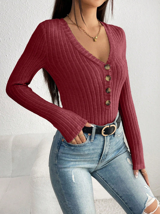 SHEIN PETITE Body de manga larga con cuello en V acanalado, cierre de botones hasta la mitad del pecho, unicolor, para otoño