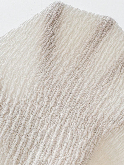 SHEIN PETITE Camisa de mujer texturizada en tono limpio con mangas acampanadas y cintura ceñida
