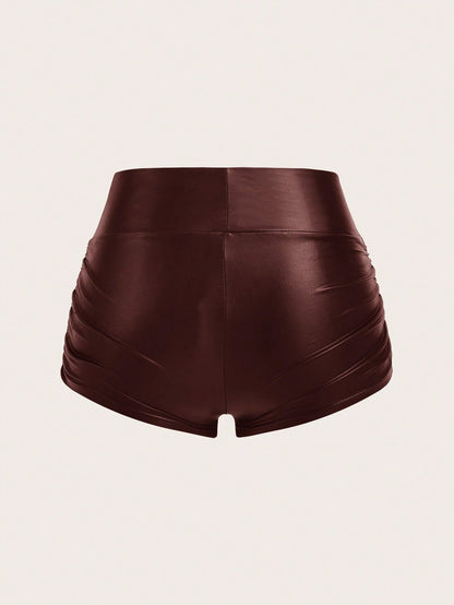 SHEIN PETITE Mujeres Leggings cortos de unicolor plisados de piel de imitación negra