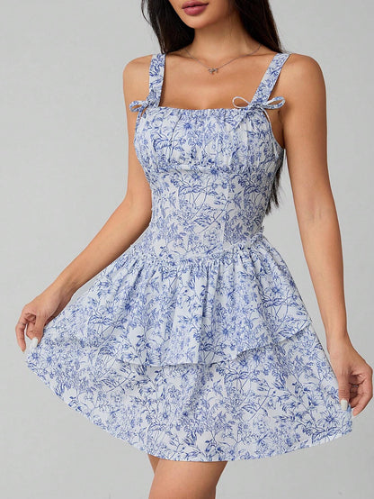 SHEIN PETITE Vestido romántico con cintura oblicua estampado en porcelana azul y blanca con fondo blanco