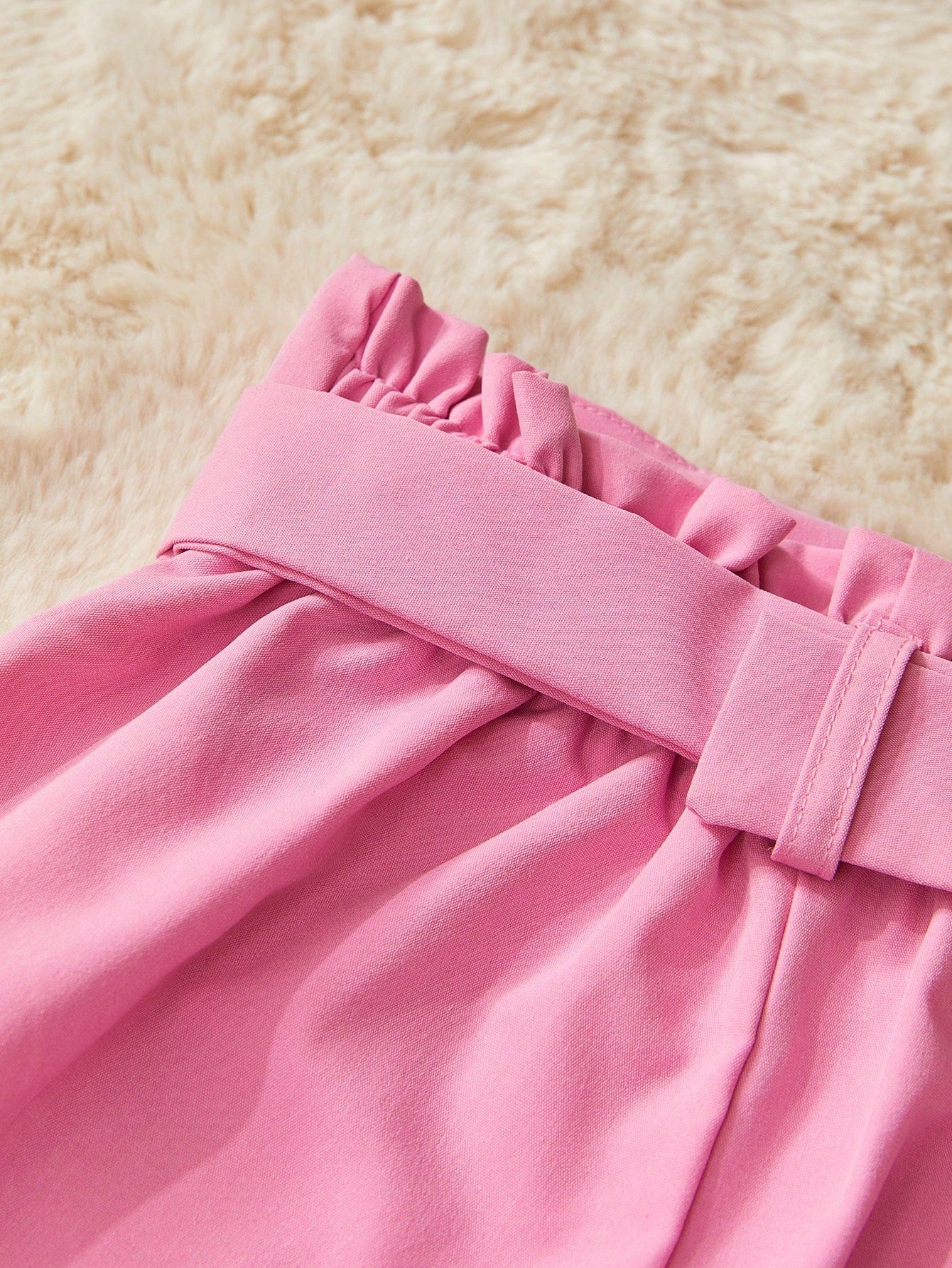 SHEIN Pantalones cortos casuales para niña con cinturón para uso diario, verano