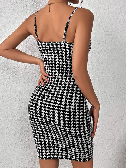 SHEIN Privé Vestido ajustado de tirantes con estampado de pata de gallo