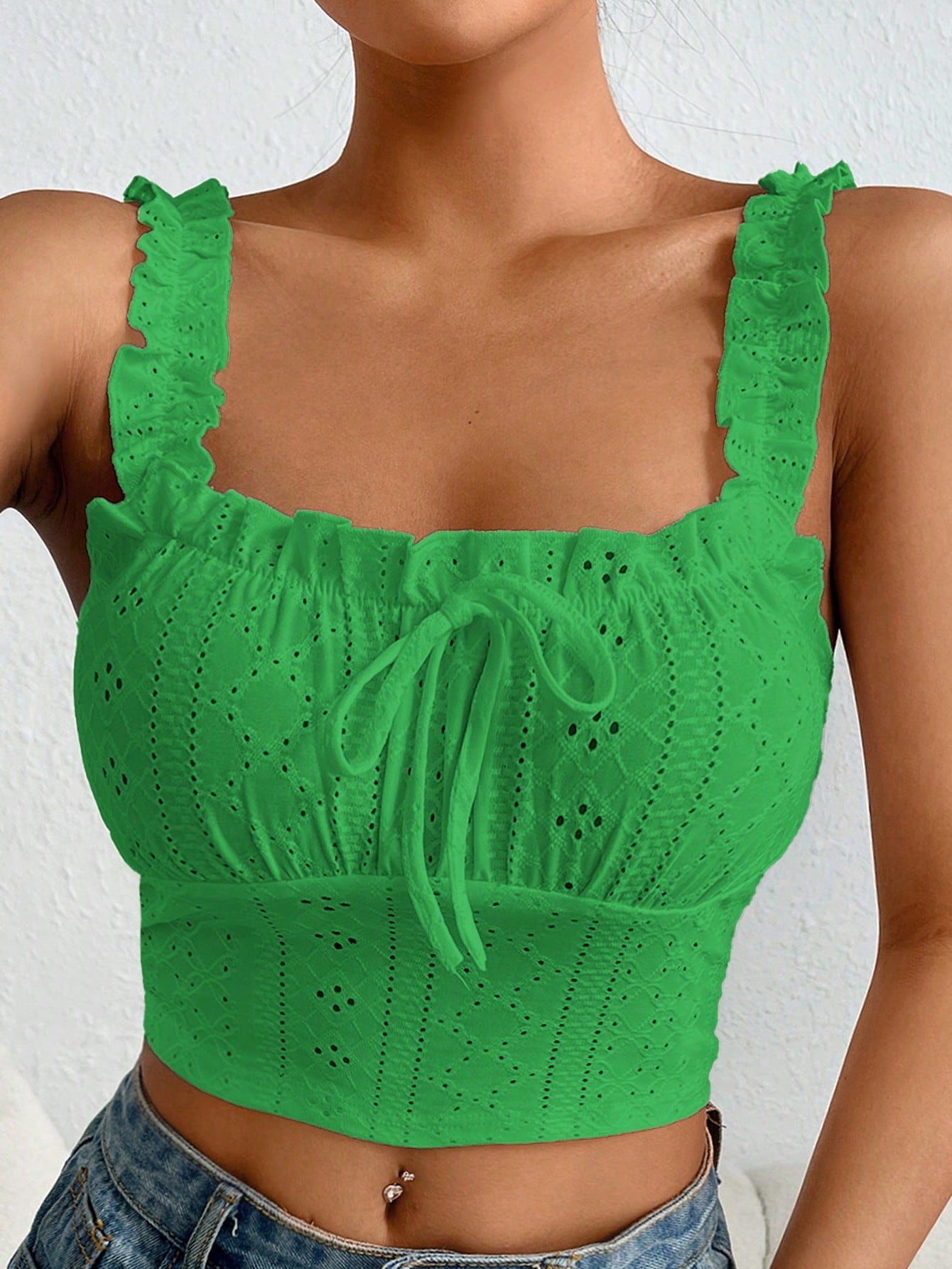 SHEIN Qutie Top De Tanque De Correa Con Adorno De Encaje Bordado Ahuecado