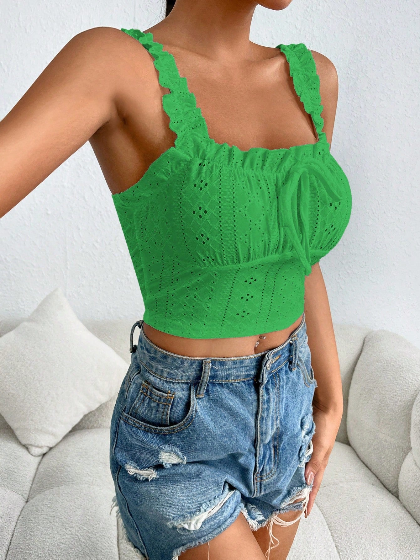 SHEIN Qutie Top De Tanque De Correa Con Adorno De Encaje Bordado Ahuecado