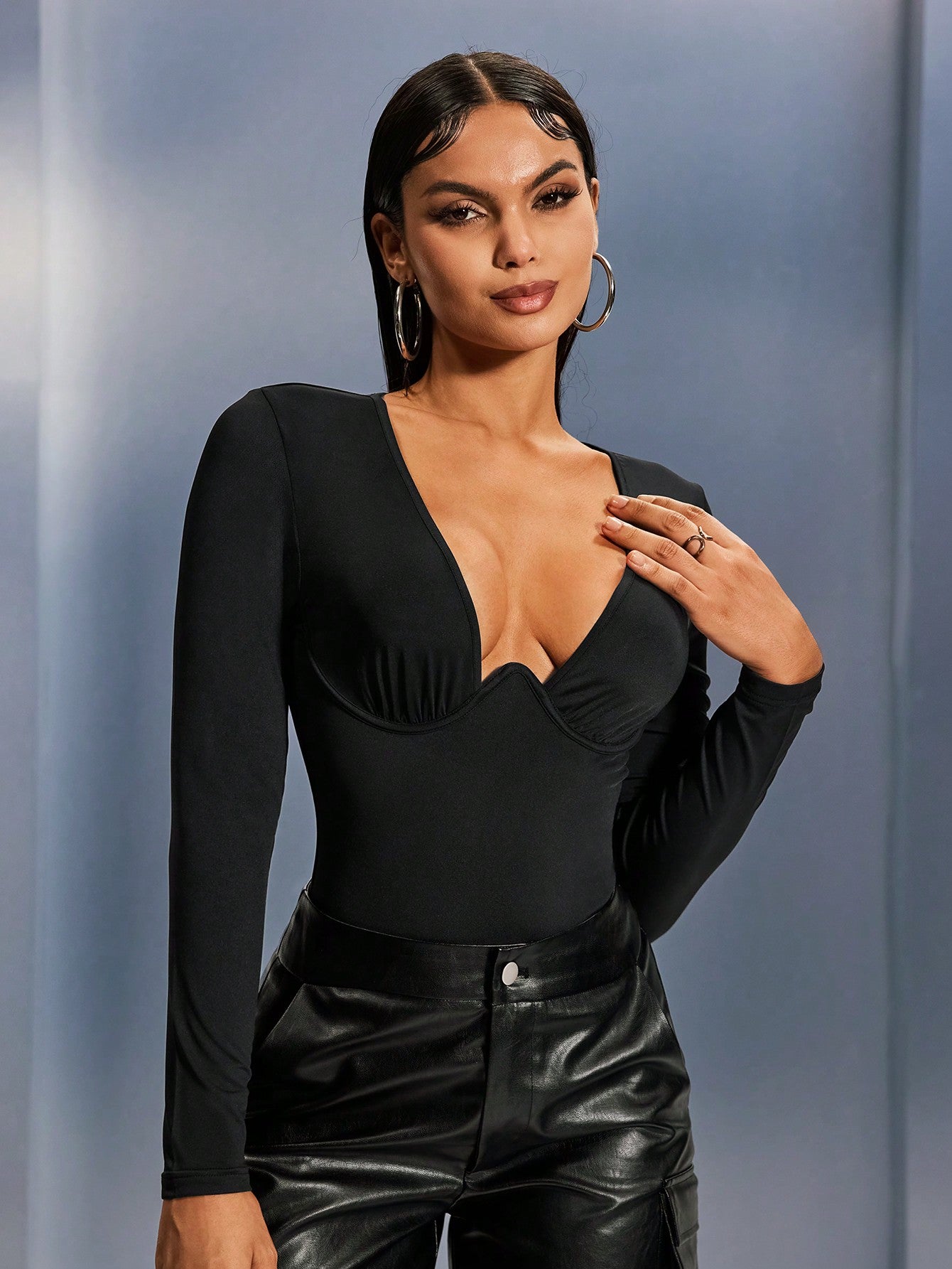 SHEIN SXY Mono de una pieza de unicolor con escote en V profundo y ajuste ceñido, apto para ropa interior o exterior, para citas, fiestas de soltera, uso casual, de compras, salir, citas, fácil de combinar y que adelgaza