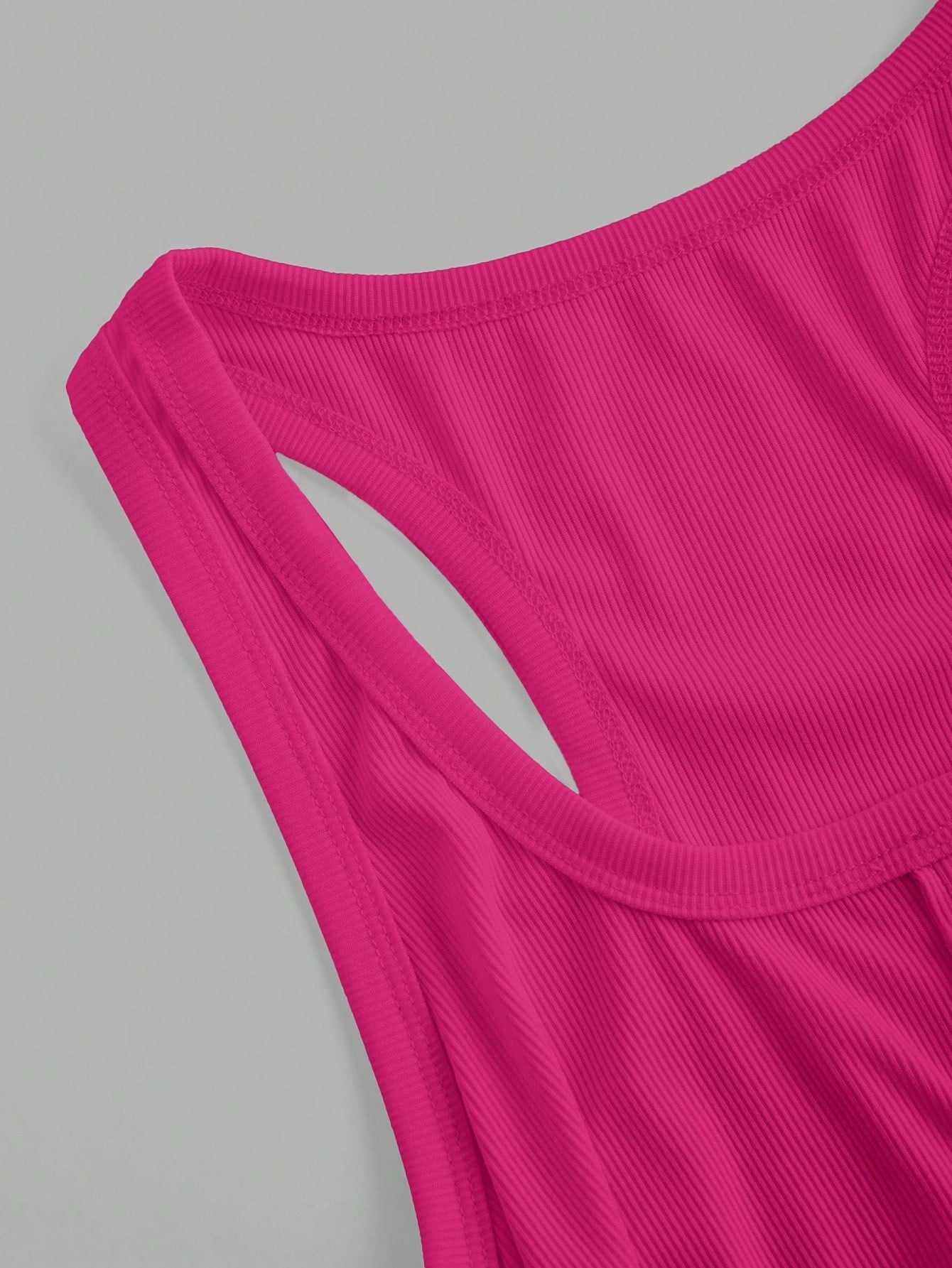 SHEIN Slayr Top sencillo y sexy sin tirantes con abertura, cierre trasero con lazo, ajuste ceñido, longitud mini, tejido elástico de unicolor para mujeres - Z